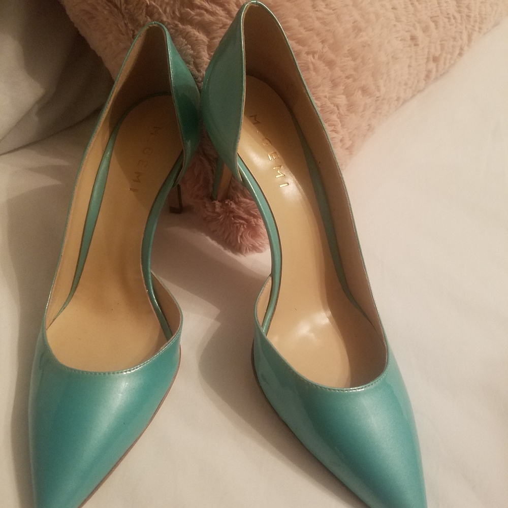 Shoes - Picture 2 of 5